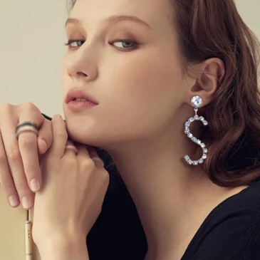  Simple Fashion S Letter Rhinestone Earrings