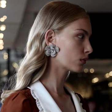 Women's Personalized Fashion Rhinestone Flower Earrings