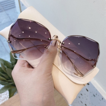  Irregular Metal Frame Designer Sunglasses For Women