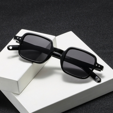  Leisure Solid Frame Rectangle Sunglasses