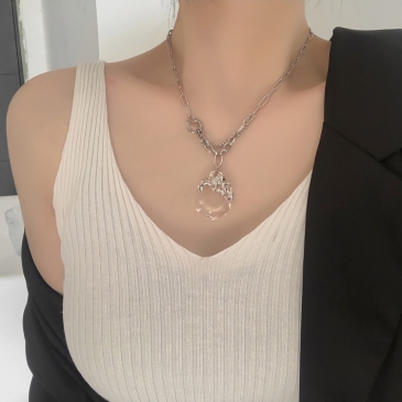   Fashion Crystal Chain Hollow Out Design Necklace
