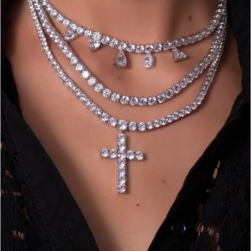 Luxury Sparkly Diamond Pendant Necklace