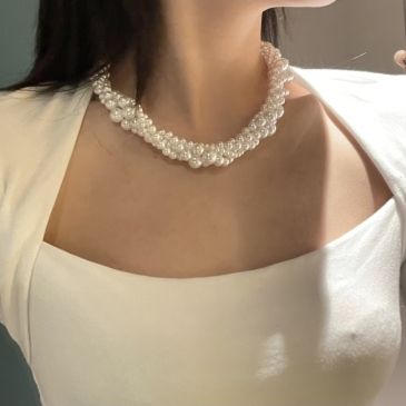 Vintage Faux Pearl Solid Necklace Design