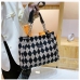 25Rhombus Plaid Contrast Color Shoulder Tote Bags