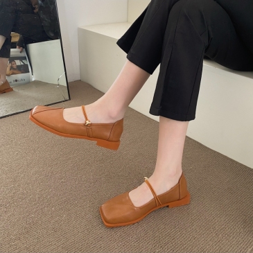 Latest Soft Solid Low Heel Square Toe Flat Sandals