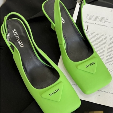 Temperament Letter Square Toe Heeled Sandals